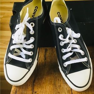 Brand new converse black and white low tops